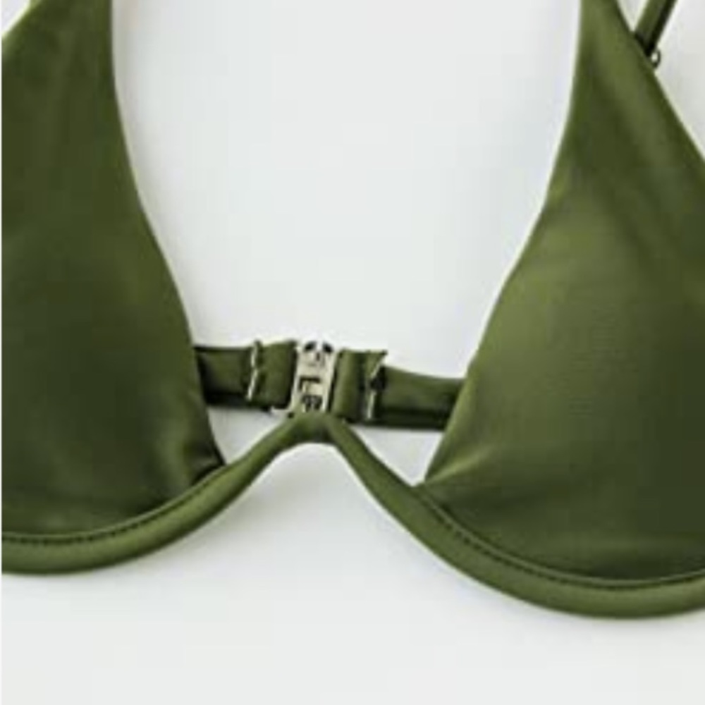 Bikini - Picture 4 of 4
